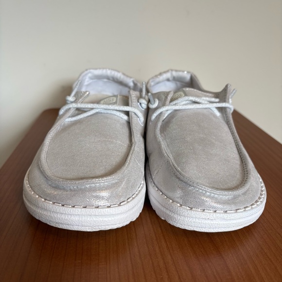 Hey Dude Wendy Metallic Shine Silver Slip On Sneakers youth 6 Women 8 - Picture 2 of 7